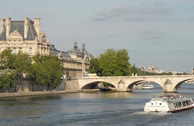 LUXE- 250 M2 PARISIAN ELEGANCE LOCATED NEXT TO LOUVRE AT RUE SAINT HONORE