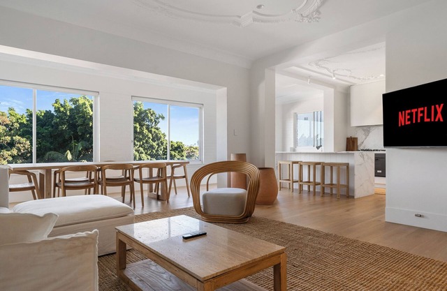 Luxe 3BR Full-Floor Suite w/ Views | Darling Point