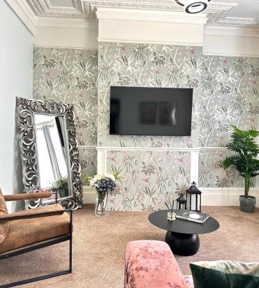 Luxe 4BR Retreat
