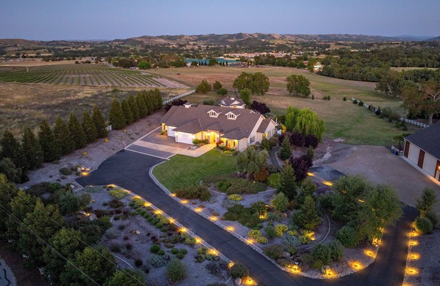 Luxe 6BR / 3BA, capacidad para 14 personas con sala de juegos y piscina de 1500 pies cuadrados en West Templeton