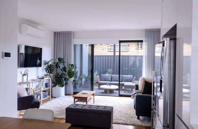 Luxe Altona Haven - Executive 3BR Family Townhouse