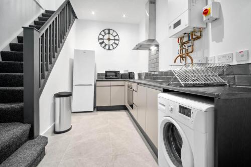Luxe Apartment - Rowley Regis - Parking - Top Rated - Netflix - Wifi - 49BG