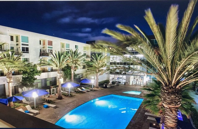 Luxe - Apt in Ybor City -Tampa Bay/ FREE PARKING +WIFI