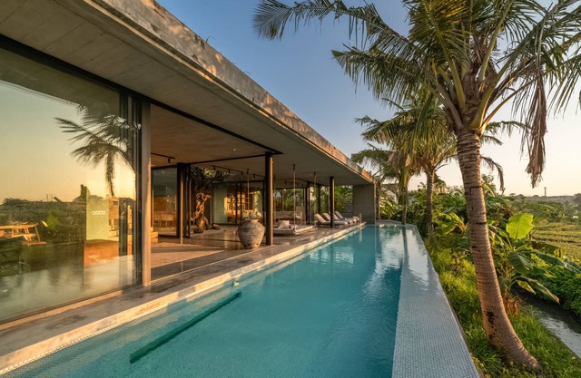 Luxe Bridge villas : Modern Meets Tropical w/ Chef