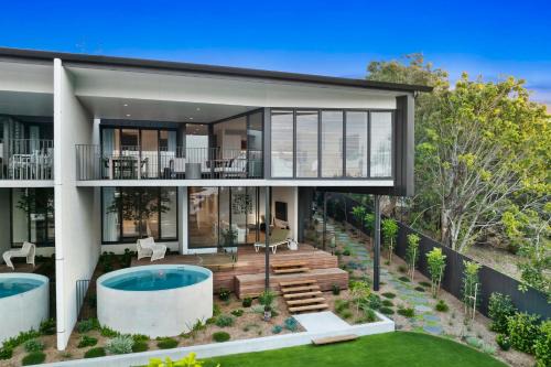 Luxe Condo at Alex Beach