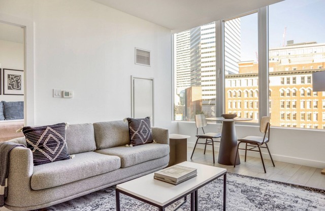 Luxe Downtown/Financial District 1BR w/ W/D & Gym, by Blueground