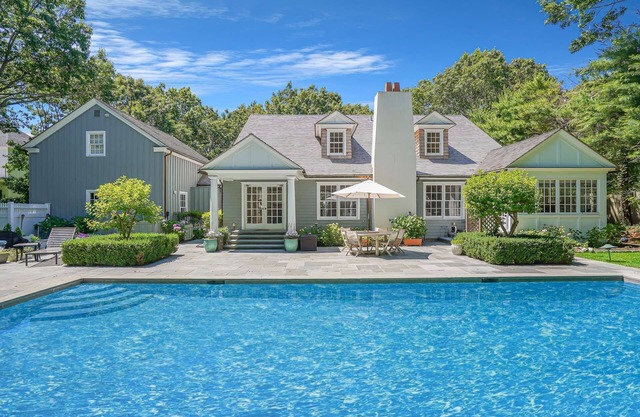 LUXE Fam Friendly 5 Bed Pool + Playground + Firepit + All Beach Gear + BBQ