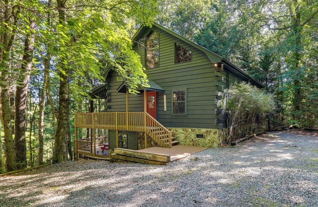 Luxe Fightingtown Creek Cabin: 2 King Suites & Spa