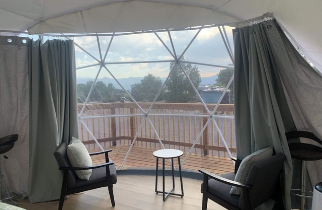 Luxe Glamping Dome | Queen Bed | Deck Views | Near Royal Gorge Bridge & Park