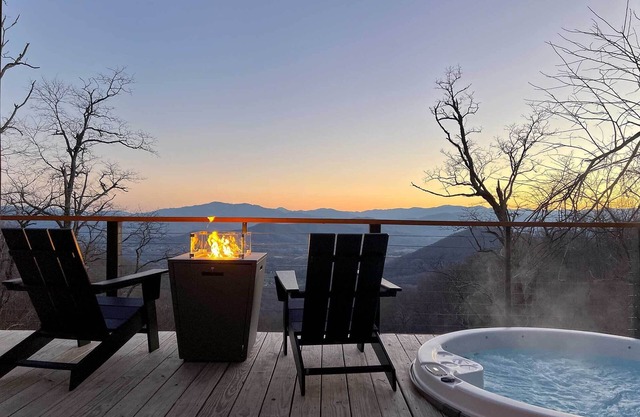 Luxe Glass Cabin + Hot Tub + Premium Mountain view