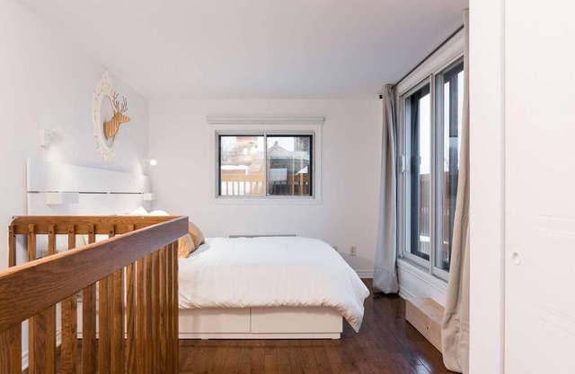 Luxe HoMa Apt. con loft y terraza en el entresuelo