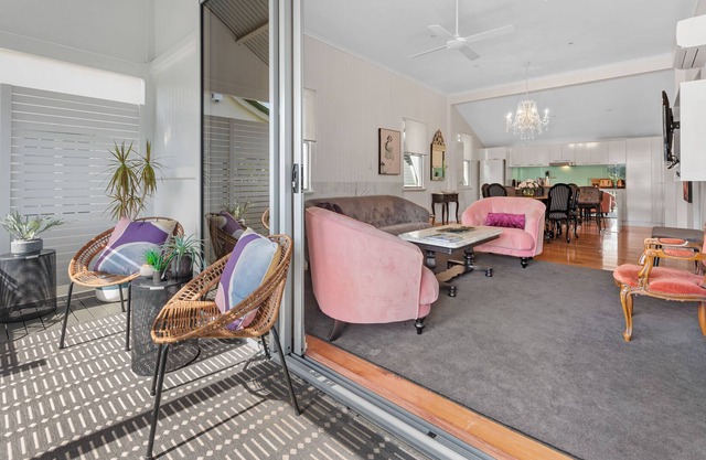 Luxe Inner-City Home w/SkylineViews ~ Teneriffe