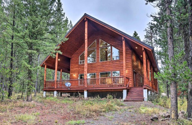 Luxe Island Park Cabin with National Forest Views!