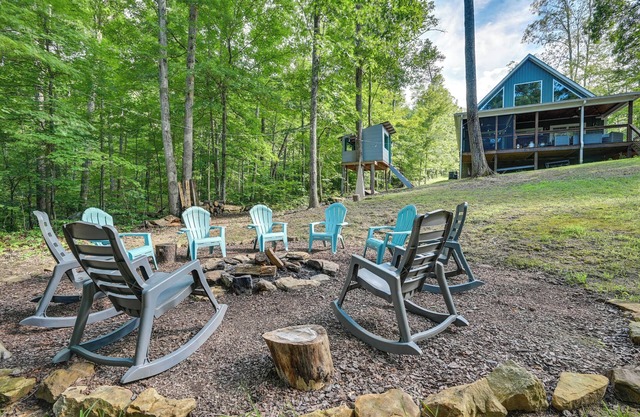 Luxe Kentucky Cabin Rental ~ 36 Mi to Mammoth Cave