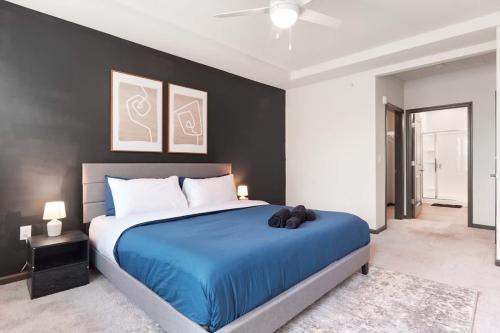 Luxe King 3 Bedroom Suite North Raleigh