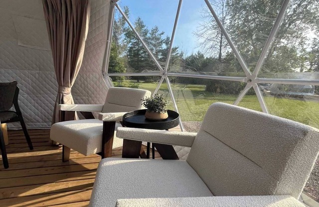 Luxe King Geodome Tobermory Glamping South