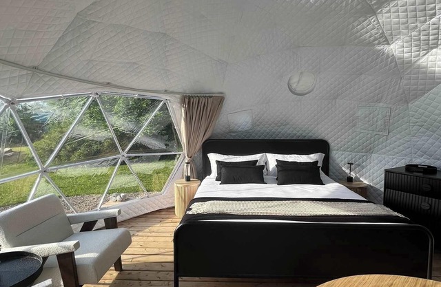 Luxe King GeoDome Tobermory Glamping West