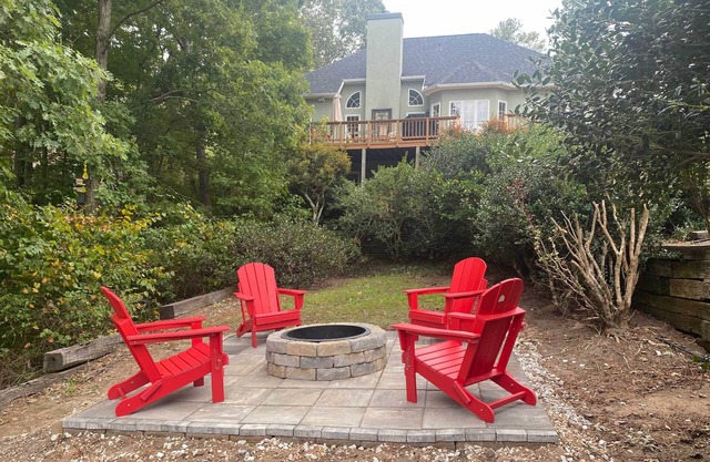Luxe Lake House w/ Pool & Dock on Deep Water Cove!