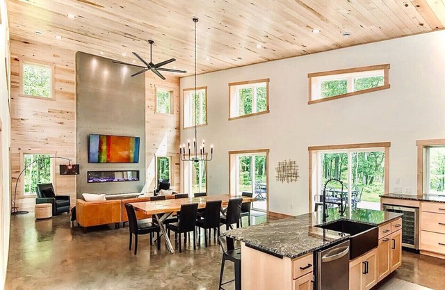 Luxe Lakefront Views on Ox Lake, Relax & Escape
