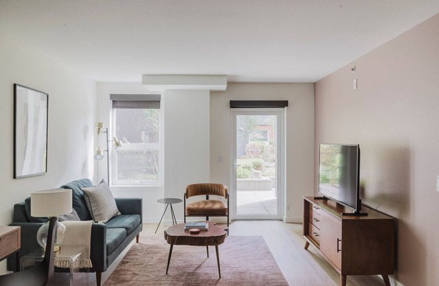 Luxe Lower Queen Anne 1BR w/ Gym, W/D & Lounge, by Blueground