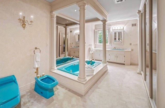 ~ Luxe Manor w/Dream Amenities Indoor Pool & More~
