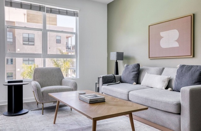 Luxe Mission Valley 1BR w/ Gym, W/D & Pool, nr restaurants, by Blueground