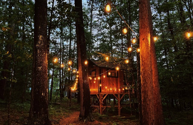 Luxe, New Build, Hot Tub, Treehouse, near Whiteface