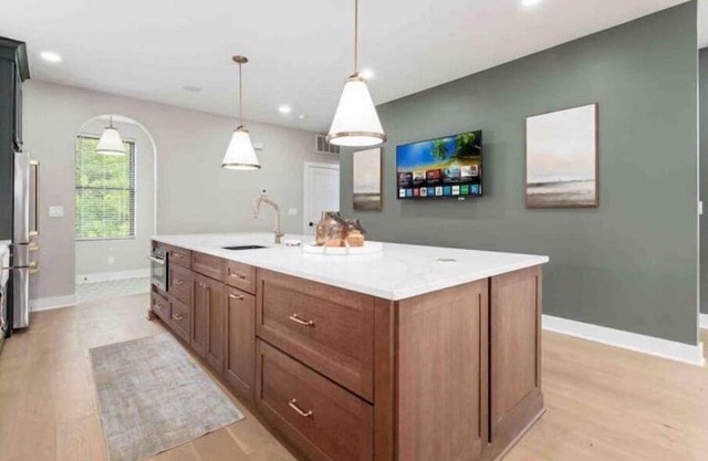 Luxe New Home w/RoofTop Terrace!