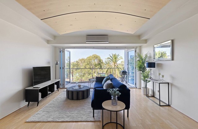 Luxe on the Lake