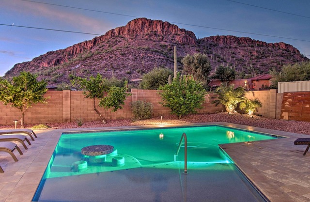 Luxe Phoenix Home: Desert Butte View & Heated Pool