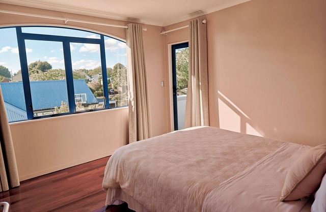 Luxe Retreat -- Spacious & Peaceful