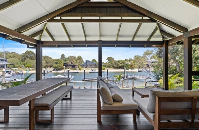 Luxe South Stadbroke Island Escape 4 Bed plus Pool
