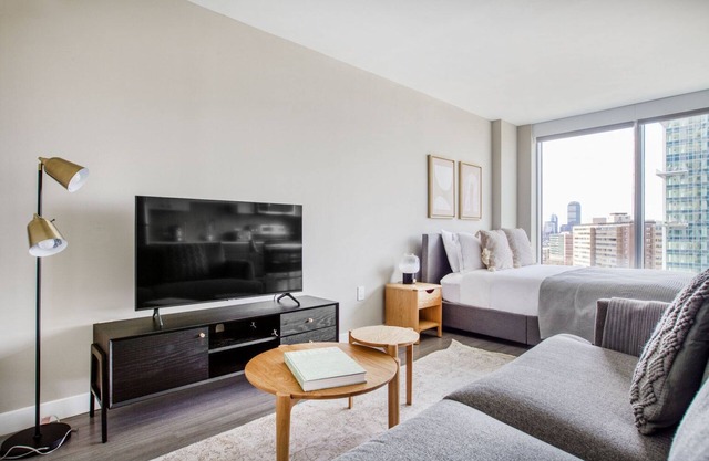 Luxe St w/ W/D & Gym. Near T and Iconic Boston landmarks, by Blueground