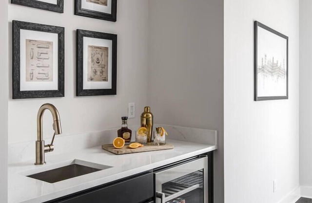 Luxe-tennessee Row-heart of Gulch-mins to Broadway