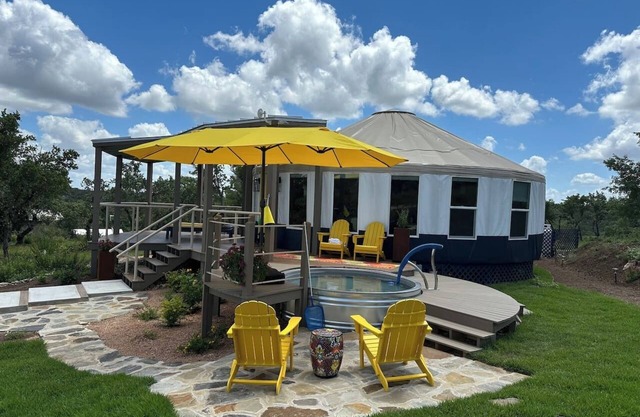 Heartstone at 515 - A 5 Star Luxury Yurt Retreat - Pet Friendly- Hot Tub