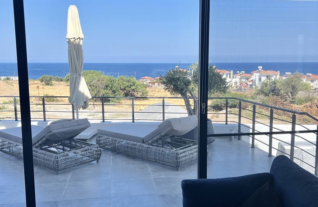 Luxury 4 Bed Villa - Big Heated Pool - Air Con - 4 Bathrooms - Wi-Fi + UK TV