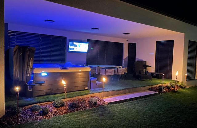 LuxHome by Lake Neusiedl with Jakuzzi