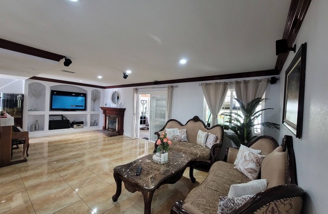 Luxstay in Huntington Beach California.