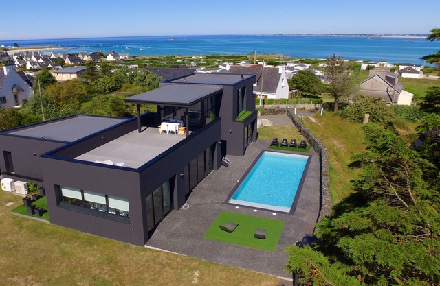VILLA DE LUJO CON PISCINA CLIMATIZADA 210M2 / JUNTO AL MAR