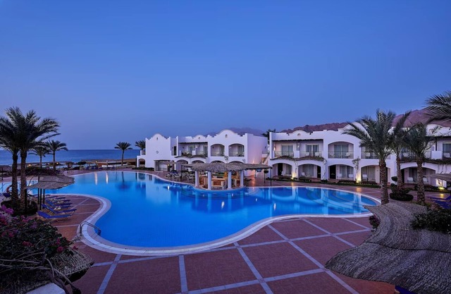 Luxurious Room with Balcony and Sea Views, Hot Tub, and Pool – Relax in Dahab