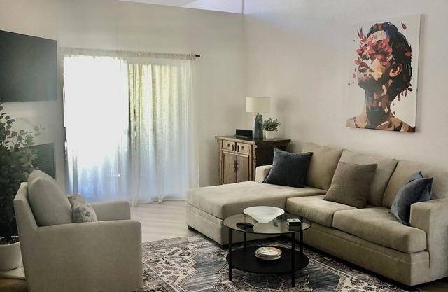 Luxurious 2-bedroom condo in fabulous Paradise Valley /Scottsdale