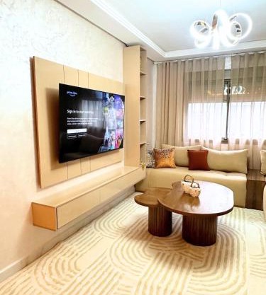 Luxurious 2BR Apartment and parking