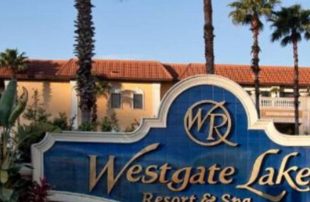 Luxurious 3-bedroom , 3 bathroom hotel apartment at Westgate Lakes in Orlando