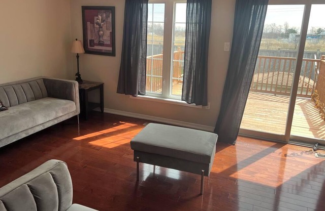 Luxurious 3 bedroom home in prestigious neighbourhood