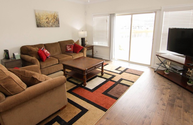 Luxurious, 3 BR townhome on SSI -- GREAT WINTER RATES!