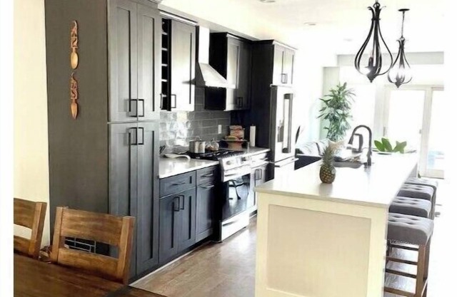 Luxurious 3Bd Home