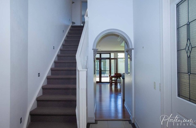 Luxurious 4 bedroom home just a stones throw from the town centre