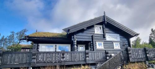 Luxurious 4 bedroom Mountain Cabin with Gaustatoppen View