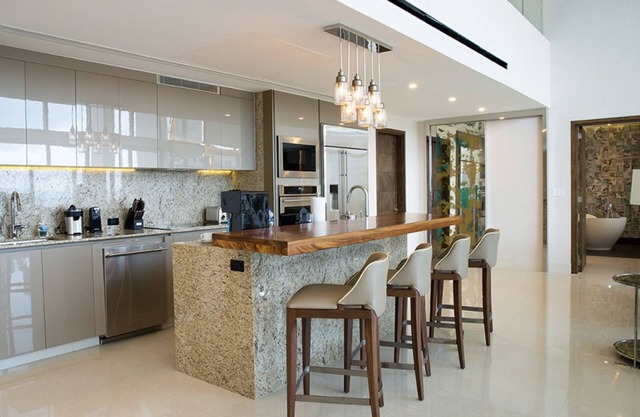 Luxurious 4 Bedroom Penthouse Loft right on the beach of Cancun!