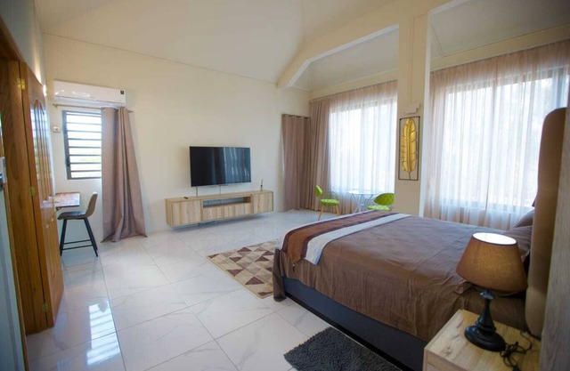 Luxurious 4-bedroom villa in Calodyne